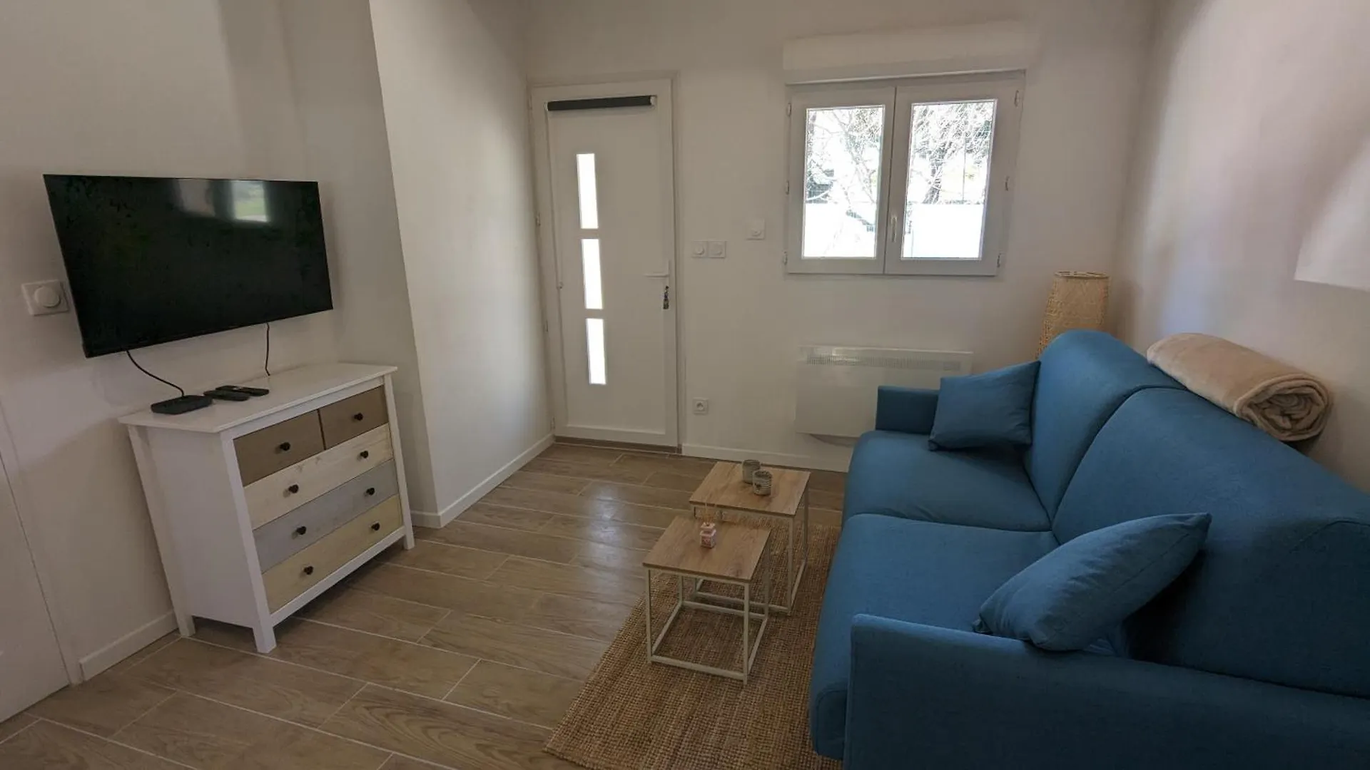 Studio Cosy Neuf Calme -Parking Terrasse Privee Piscine 5Mn Gare Tgv Aix Et Za Aix La Duranne 15 Mn Aeroport Marseille Cabries Apartment